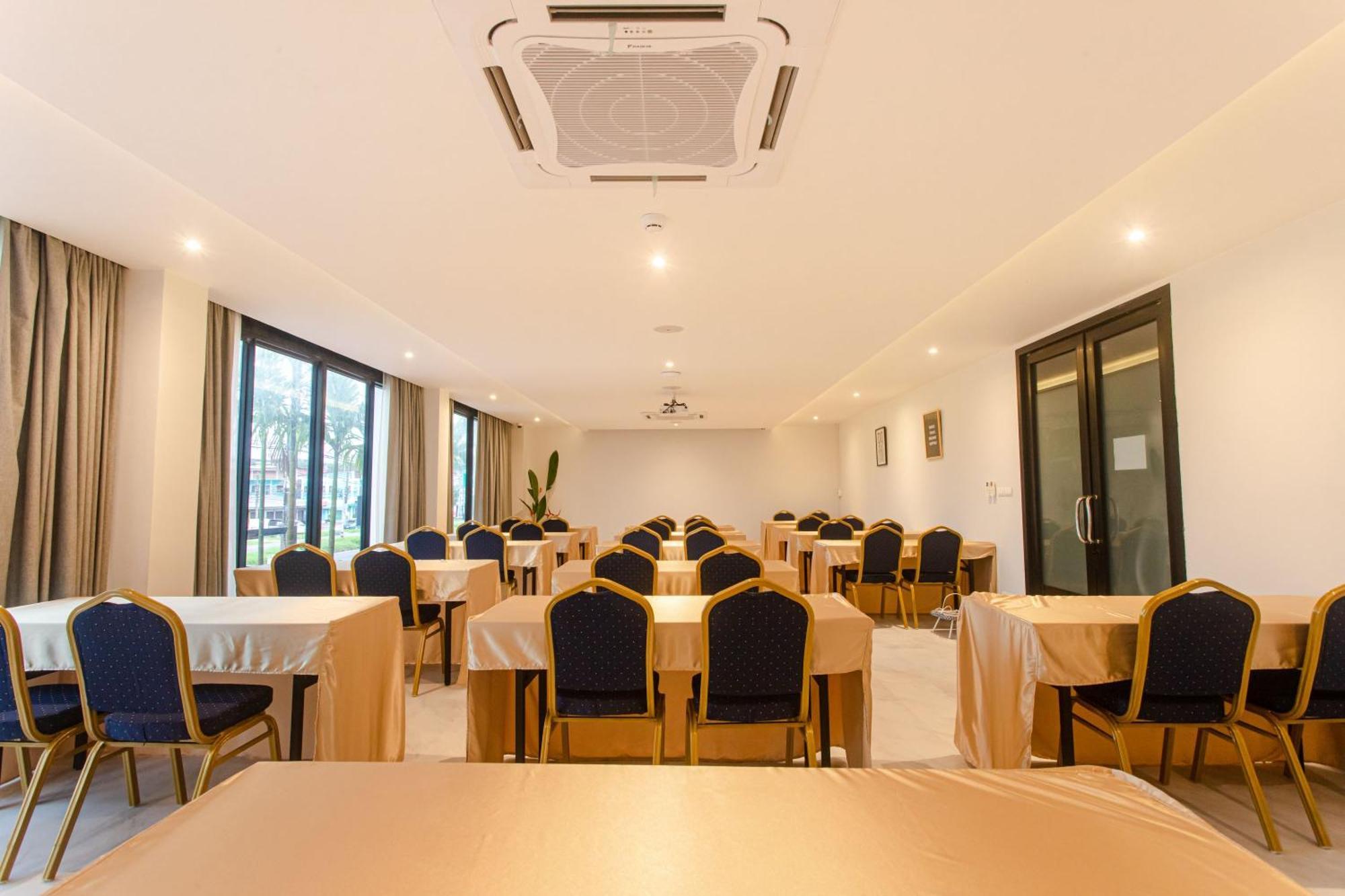 Tour De Phuket Hotel - Sha Plus Thalang Exterior photo
